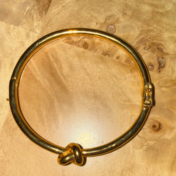 Kate Spade gold knotted bracelet - Picture 4 of 4